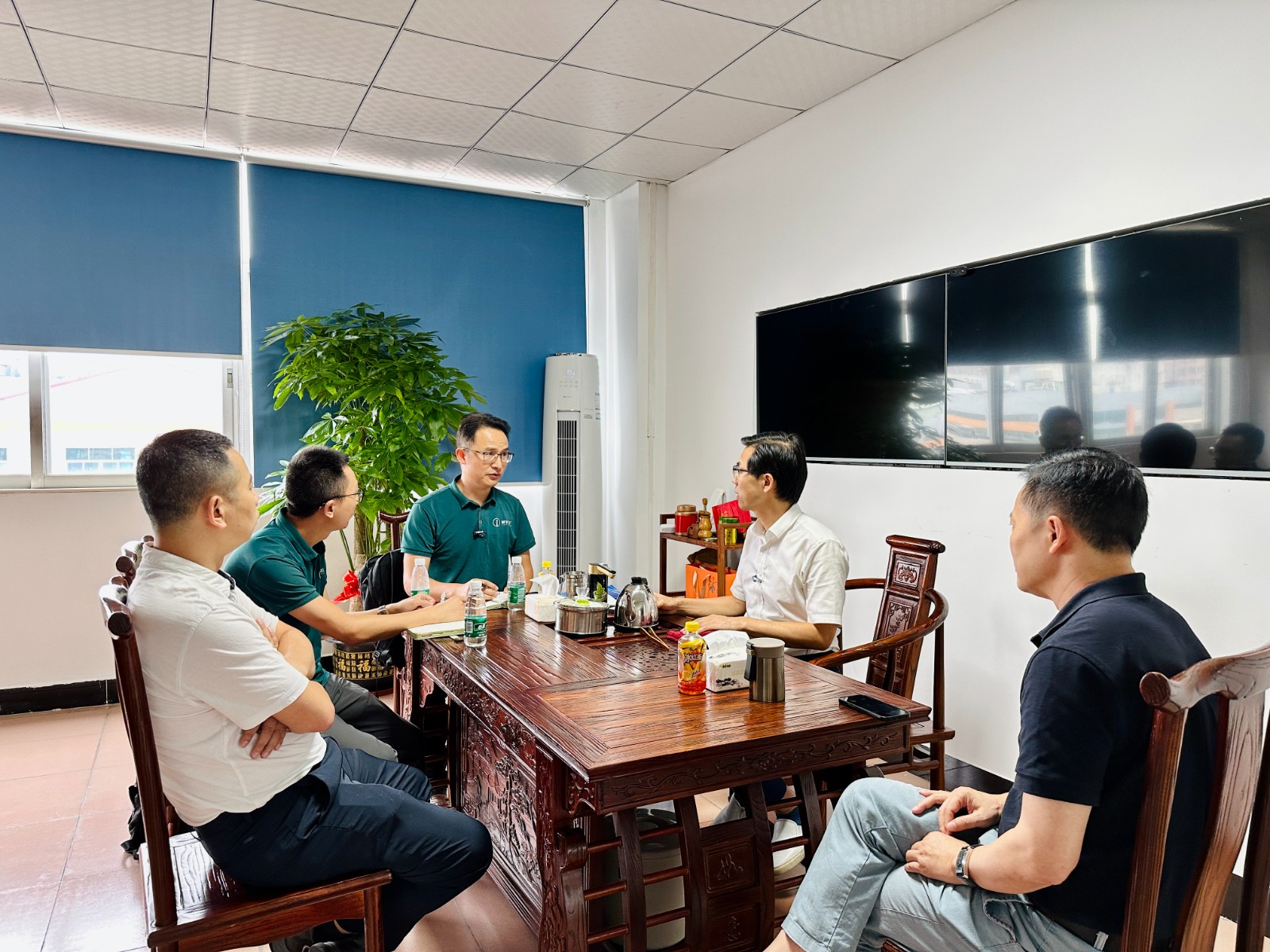 言九電子王董辦公室