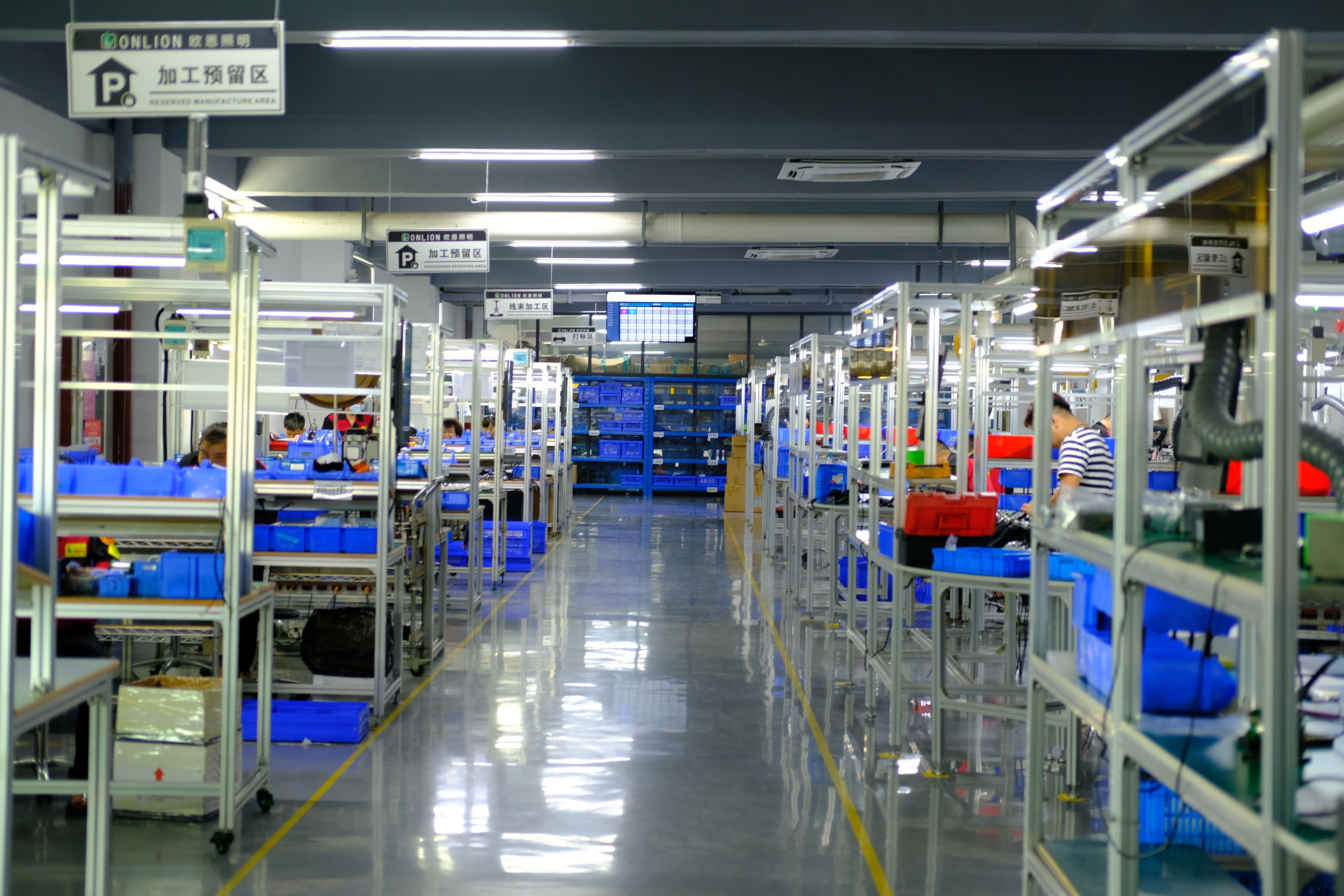 員工穩定工作 歐恩手工組裝線03